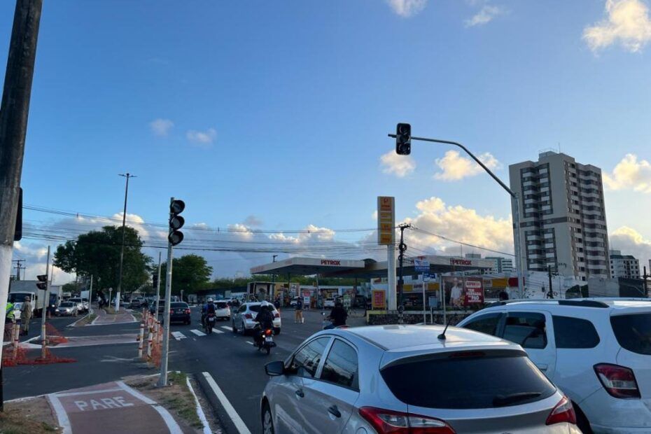 Novo acesso à Avenida Tancredo Neves