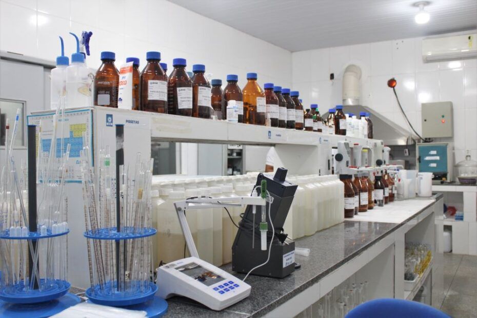 Deso realiza controle de água tratada distribuída à população