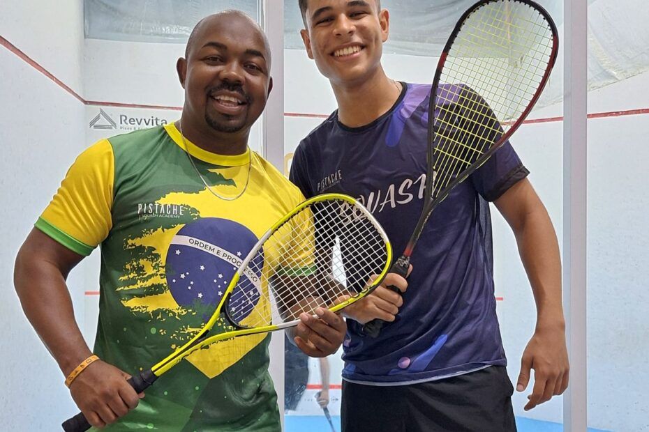 Vereador Binho destaca a importância do apoio a atletas sergipanos durante visita à Pistache Squash Academy