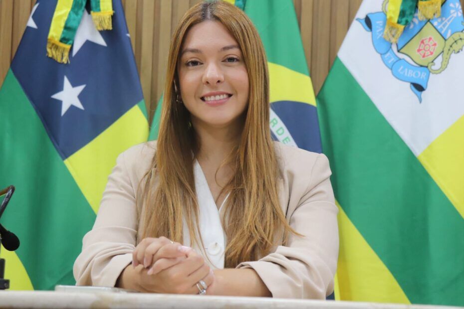 Moana Valadares surpreende! Estreia com 22 projetos de lei e deixa claro para que veio