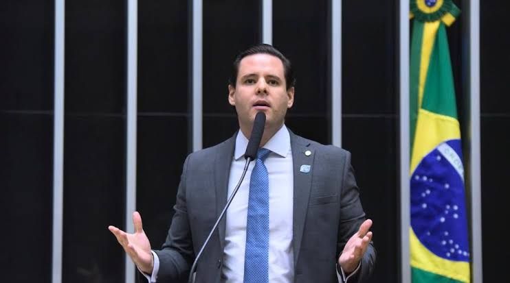 Rodrigo Valadares lidera Senado Sergipe