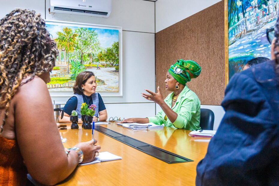 Movimento de mulheres reage aos ataques contra a prefeita Emília Corrêa e denuncia tratamento desigual no cenário político