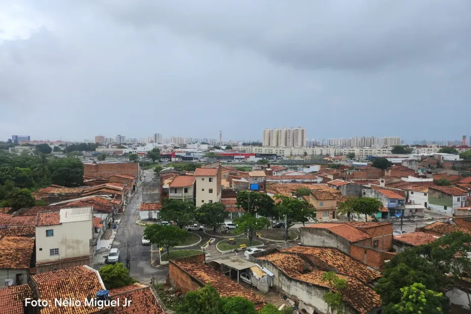 Segunda-feira será marcada por chuva fraca e sensação térmica de até 27°C em Aracaju
