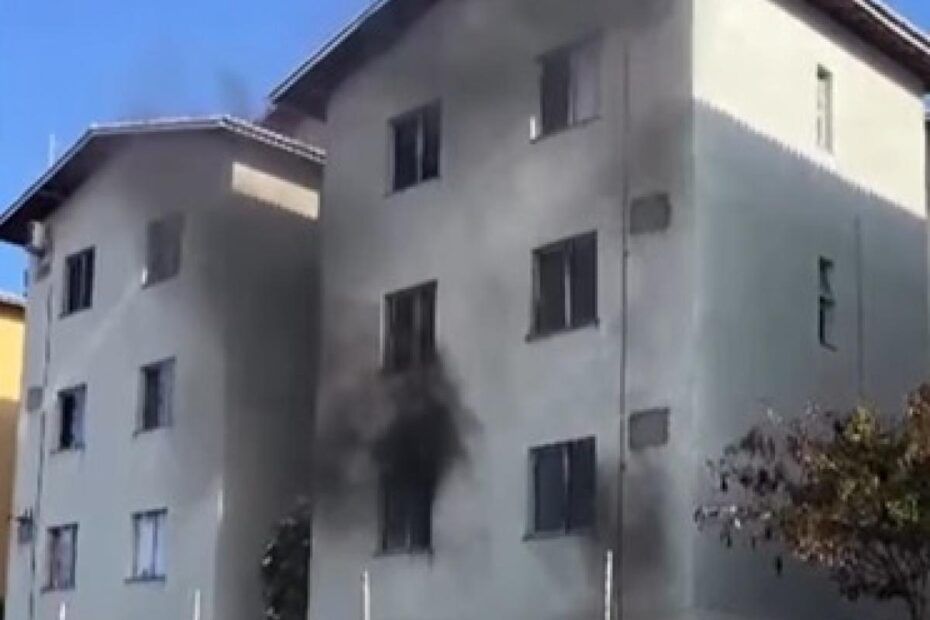 Incêndio em apartamento na Barra dos Coqueiros