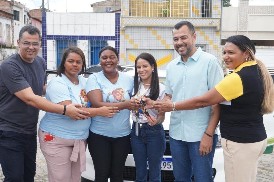 Riachuelo entrega veículo exclusivo para atendimento de pessoas com TEA