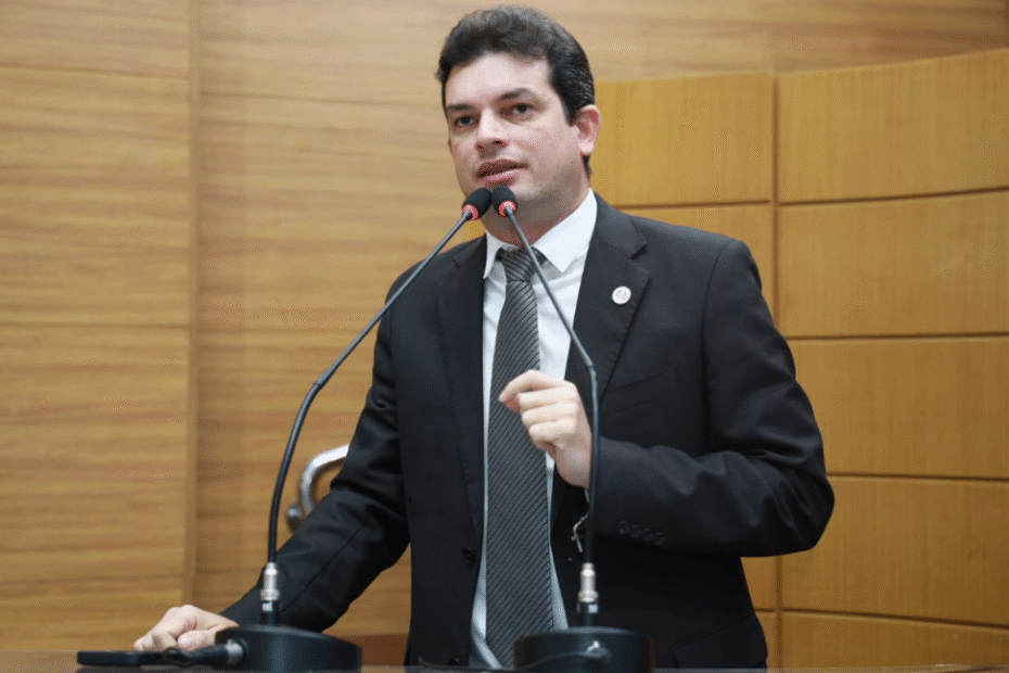 Paulo Júnior cobra votação de projeto de Lei que propõe transporte intermunicipal gratuito nos dias de provas de Enem