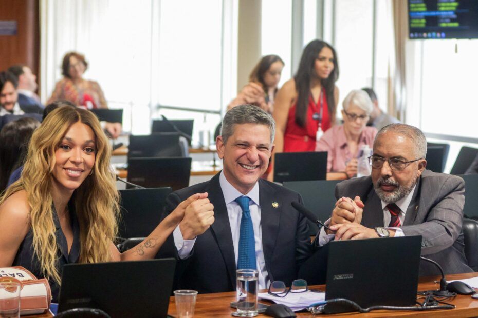 Senador Rogério defende proposta histórica pelo fim da jornada 6x1