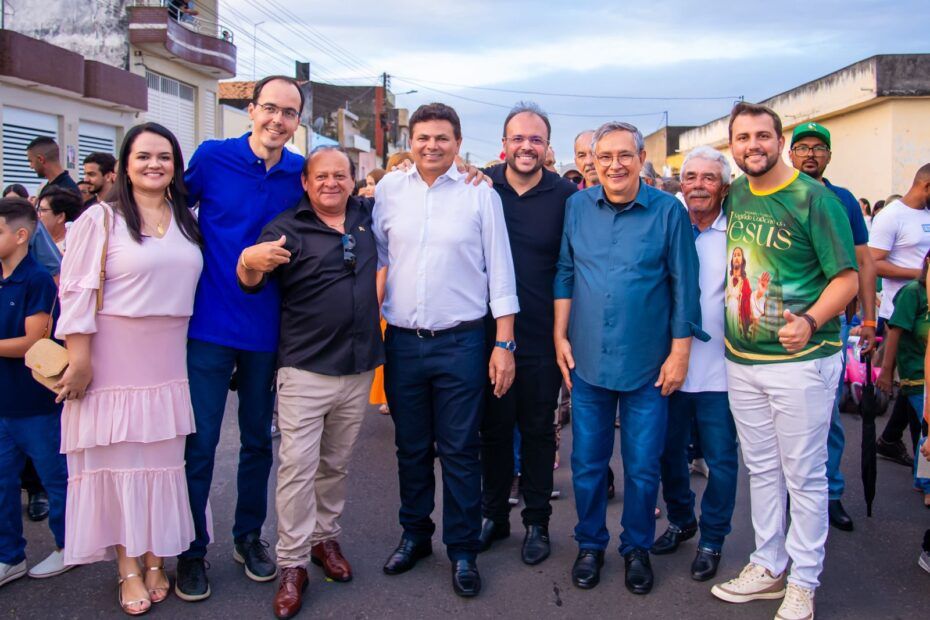 Eduardo Amorim prestigia novenário do Sagrado Coração de Jesus e Bienal do Livro