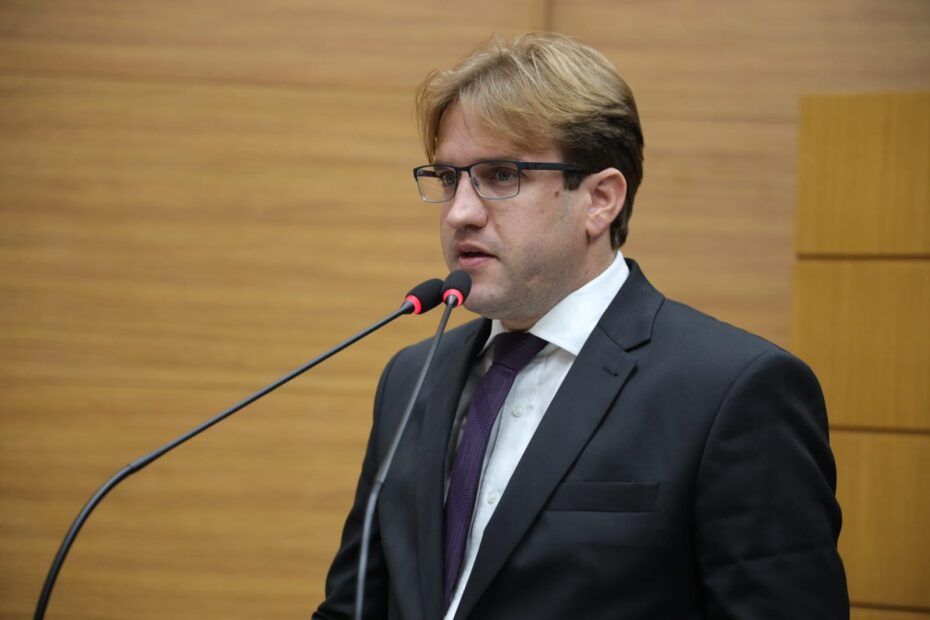 Marcelo Sobral garante vagas especiais para gestantes e pais com crianças em estacionamentos de Sergipe