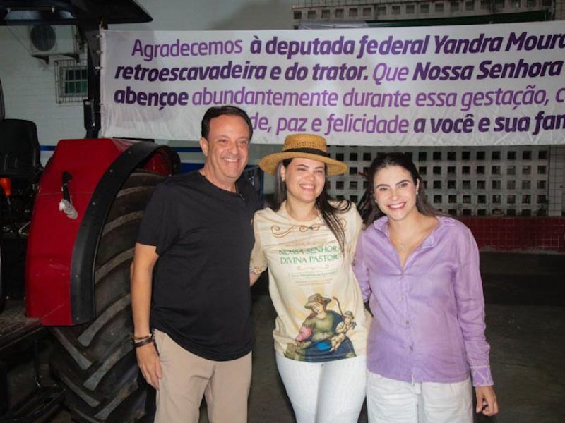 Yandra Moura Divina Pastora