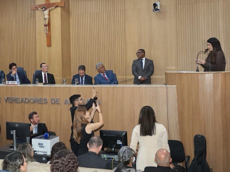 Yandra Moura destaca papel social da Igreja Quadrangular em celebração dos 74 anos na Câmara de Aracaju