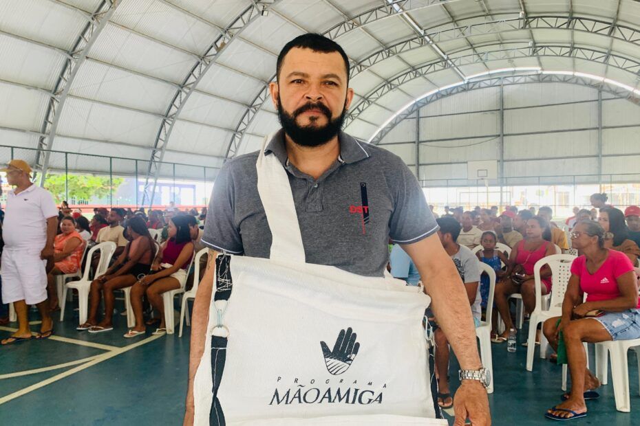 Governo de Sergipe reforça assistência dos agricultores com entrega dos cartões Mão Amiga em Cristinápolis